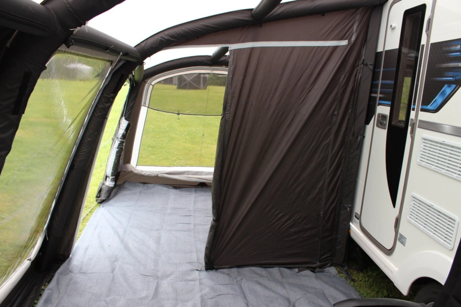 Outdoor Revolution Sportlite Air 320ex Caravan Awning - Image 5